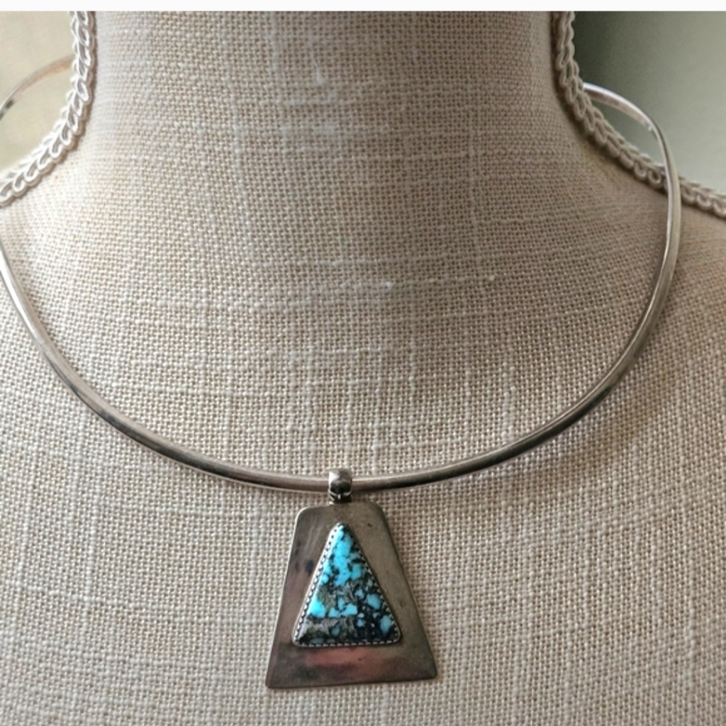 Vintage Zuni Turquoise Sterling Silver Collar Neckace 175$